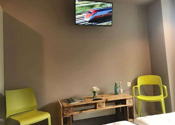 לינה וארוחת בוקר Jazz אסקונה