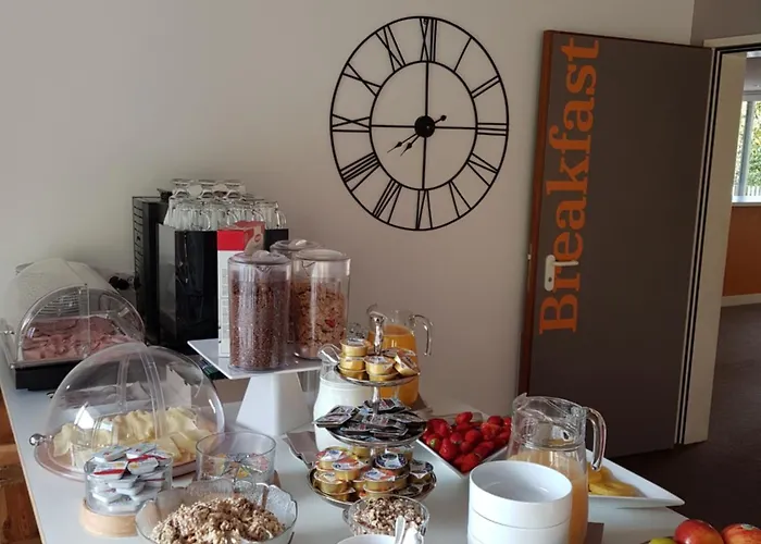 לינה וארוחת בוקר Jazz אסקונה